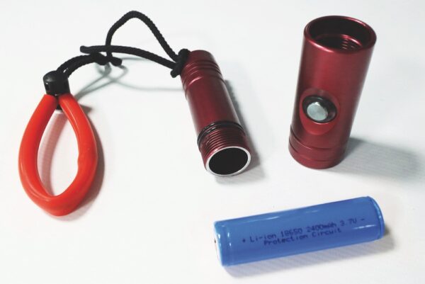 Epsealon Red Bullet Flashlight - 1000 Lumens - Image 2